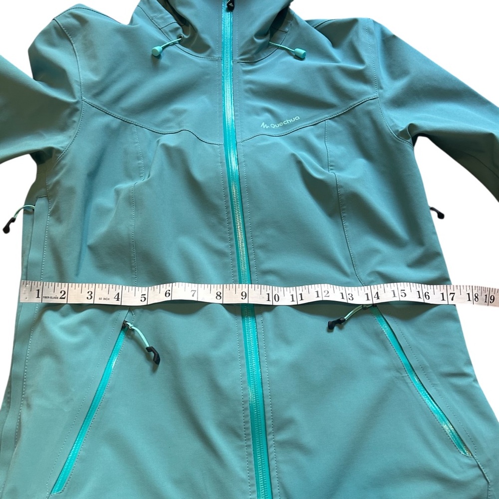 NEW Quechua | MH500 Lightweight Waterproof Hiking Jacket - Picture 13 of 16